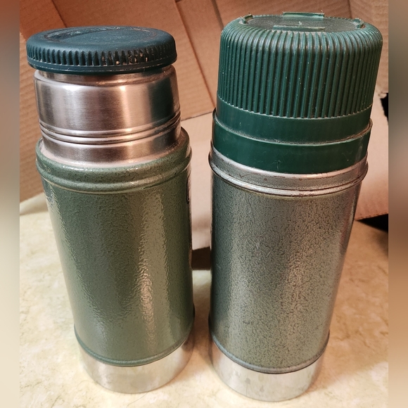 Vintage Stanley Classic Green Thermos Pair - Picture 4 of 10